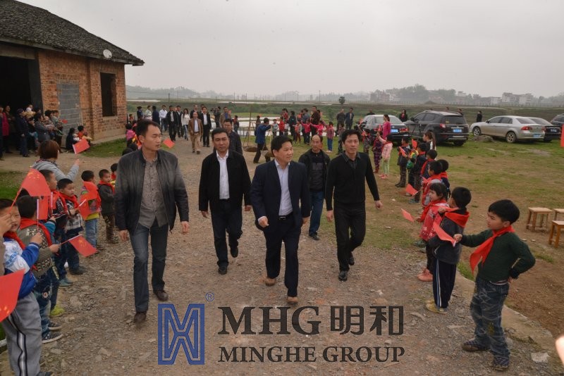 “与爱同行.让梦腾飞”---2014年精产国品一二三产区蘑菇视频-国产午夜精品自在自线之la-护士你下面好紧我进不去-日韩精品视频在线观看免费-国产又爽又大又黄A片软件武冈爱心助学之行