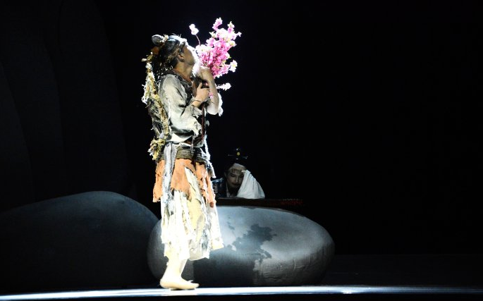 绝世美文的舞台演绎佳作——《桃花源记》